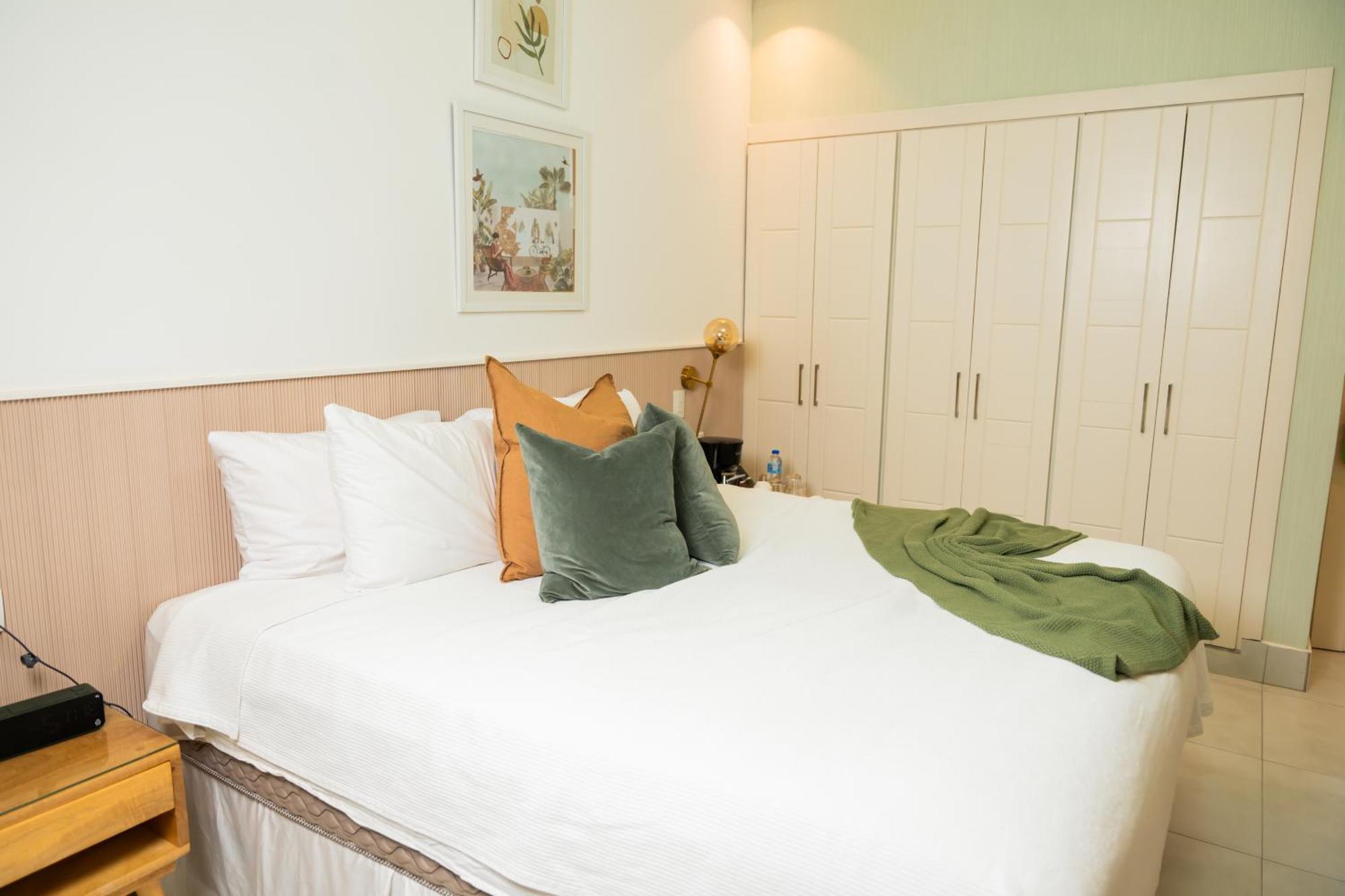 Hotel Stay Here Suites Santo Domingo Exterior photo