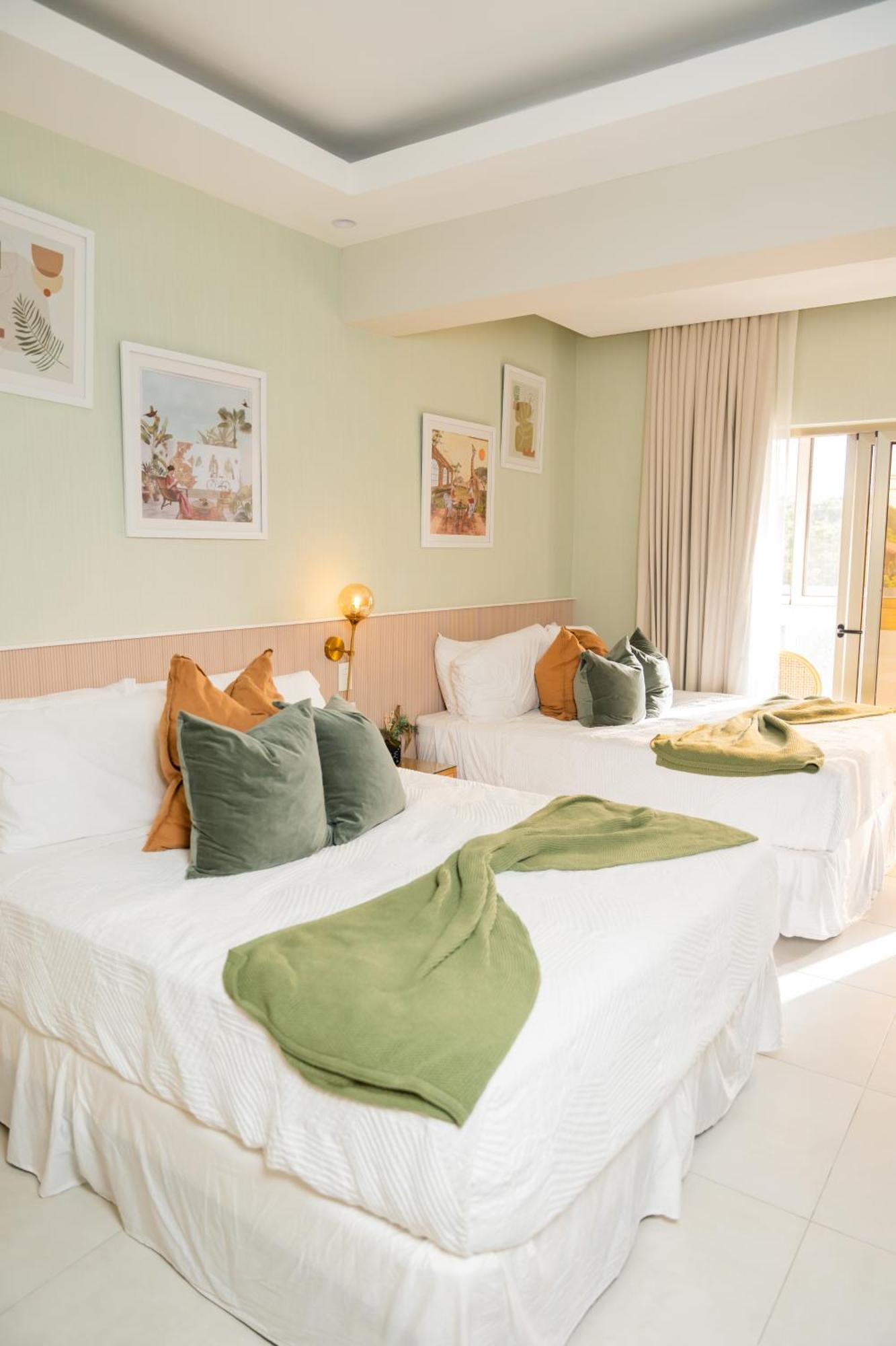 Hotel Stay Here Suites Santo Domingo Exterior photo